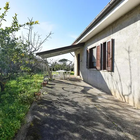 Casa vacanze 2 Bedroom Cozy In Punta Licosa *